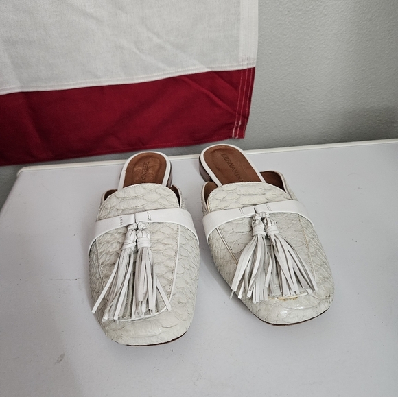 Bernardo white tassel Embossed leather loafers slides flats crocodile reptile - Picture 2 of 7